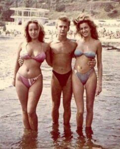 This photo broke my brain. I stared at it for 3 minutes before I finally saw it… Once you see it — there’s no going back 😨