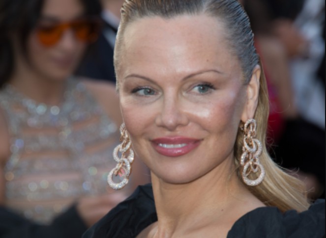 Pamela Anderson is now 55 years old and choosing to reveal her ‘natural’ face
