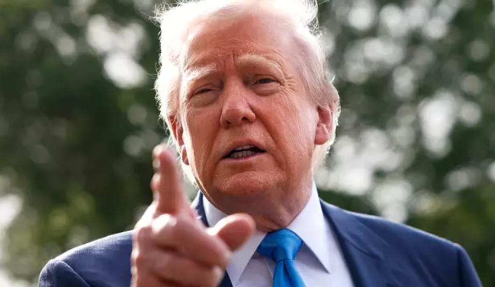 Donald Trump leaves people baffled after seemingly taking credit for historical event and claiming he ‘invented’ common word