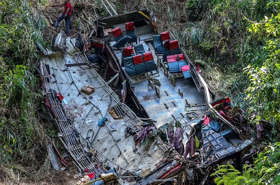 Horror bus crash kills 21: Overcrowded bus ‘carrying Buddhist pilgrims’ plummets off cliff in Sri Lanka