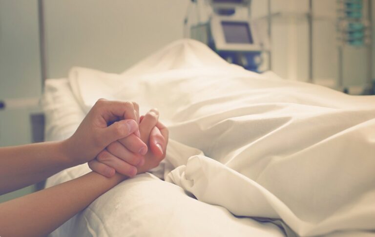 Doctor’s Warning: Why People Shouldn’t Kiss a Dead Person
