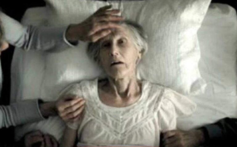 Nurse at palliative care reveals the top 5 regrets of people right before they died