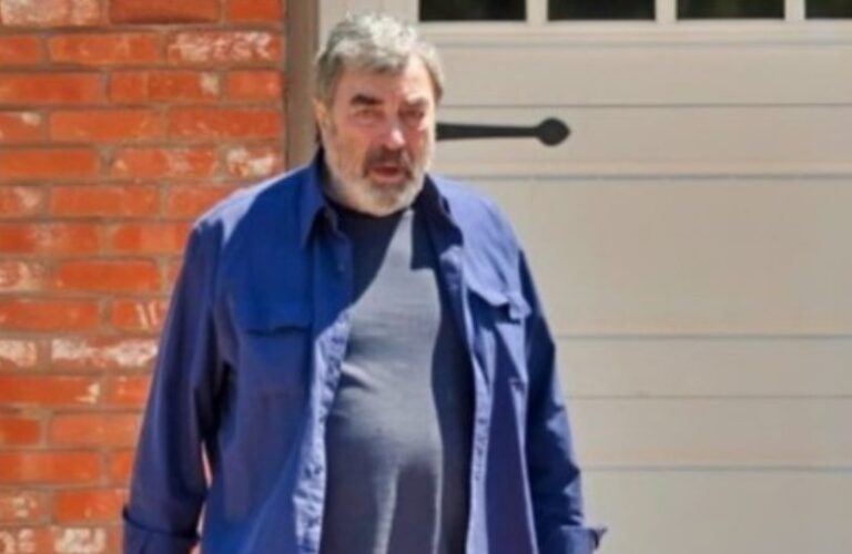 Can You Guess Who This Star Is That Now Weighs 350lbs and Struggles With Aging?