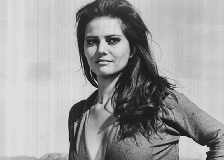 No silicon, no plastic surgery… nothing, just a masterpiece of God. She was a stunning beauty back in her hey-day