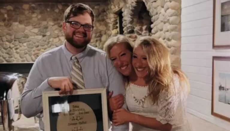 Conjoined twins Abby and Brittany Hensel break silence over photos with newborn baby