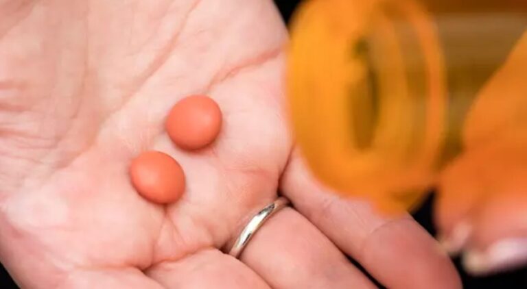 Anyone taking ibuprofen, naproxen or aspirin issued warning over serious side effects