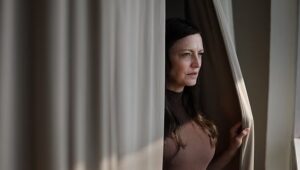 Acclaimed actress, 48, says she plans to die by assisted suicide