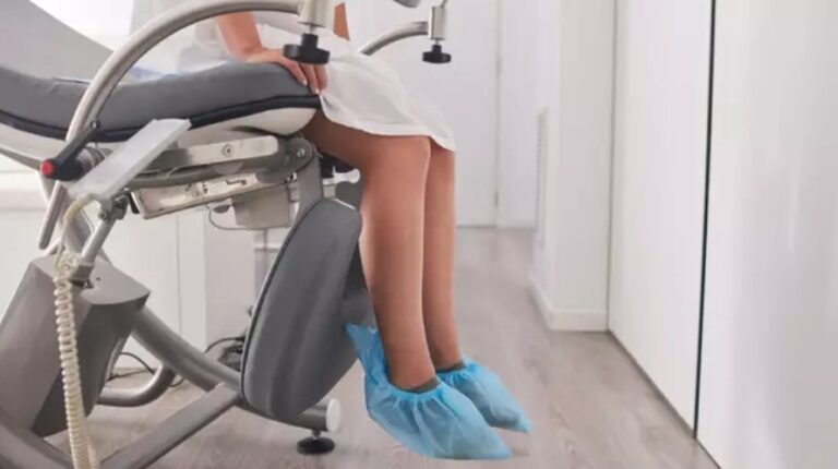 Controversial ‘period scooping’ explained as doctors issue warning