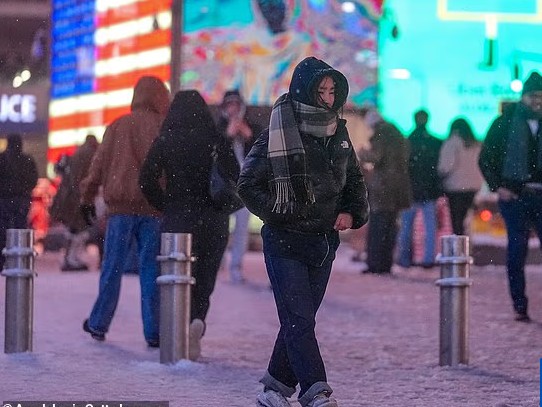 Doctors warn millions to stay inside this week as just minutes outdoors could be DEADLY