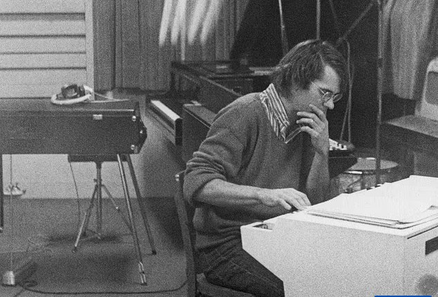 Singer-songwriter dies alongside his wife in house fire