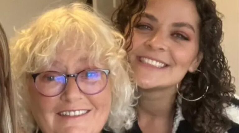 Coffee shop forced to apologise over note on receipt to family following funeral