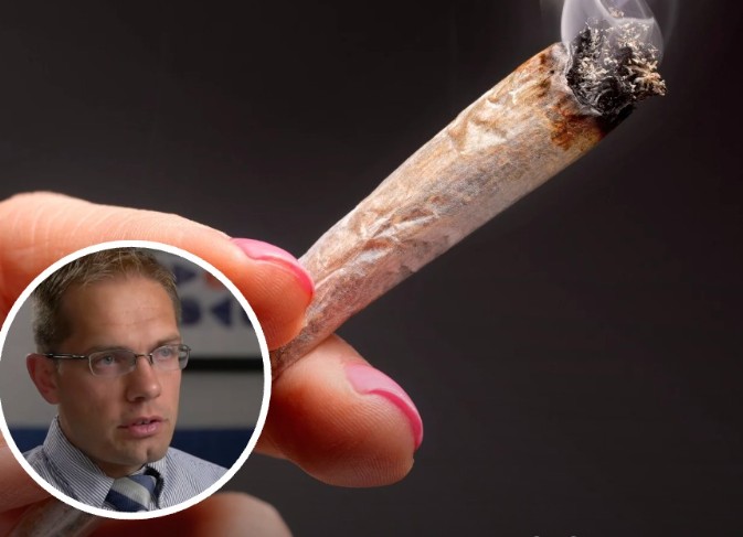 Doctor warns US citizens about signs of ‘scromiting’, brutal cannabis side effect sending thousands to ER