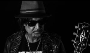 Legendary guitarist passes away after a ‘complex operation