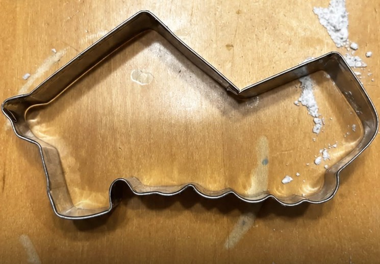 Confused Woman Begs For Answers As She Can’t Work Out What Cookie Cutter Actually Is