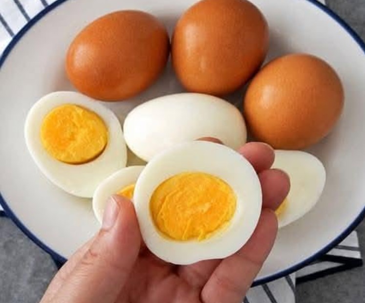The surprising truth about eating eggs every day
