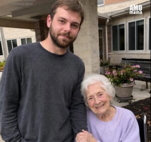 I Pretended to Be an Old Woman’s Son at the Nursing Home Because Her Real Family Paid Me – After She Passed Away, the Director Said, ‘She Left One Last Request for You’
