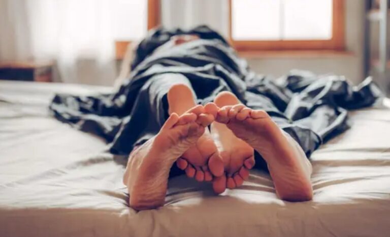 Sex therapist shares one act women ‘really want’ in bedroom that men keep getting wrong