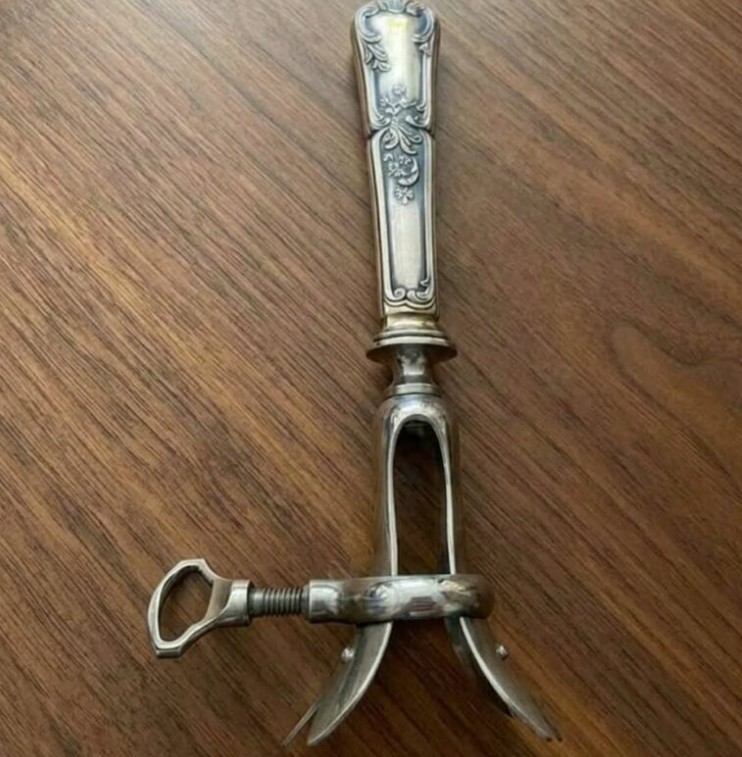 The Mysterious Item Hidden in My Grandmother’s Drawer Turned Out to Have a Fascinating History
