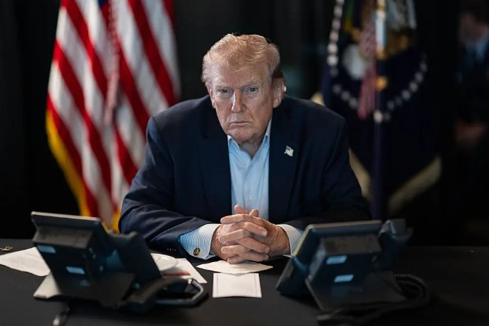 Robert De Niro had four-word message for Trump after the president threatened to deport him