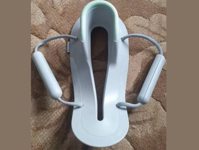 I’m genuinely curious but embarrassed to ask my girlfriend. Does anyone know what this thing is?