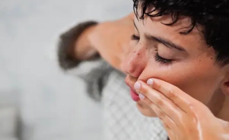 ‘Pheromone-maxxing’ dating trend taking over Gen Z boys is something parents need to be wary of