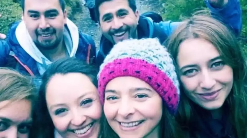 Photo Of Six Friends Leaves People Creeped Out